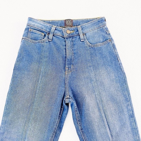 BDG Girlfriend High-Rise Dark Wash Denim Split Zippered Hem Jeans SZ27 MINT - Picture 6 of 9